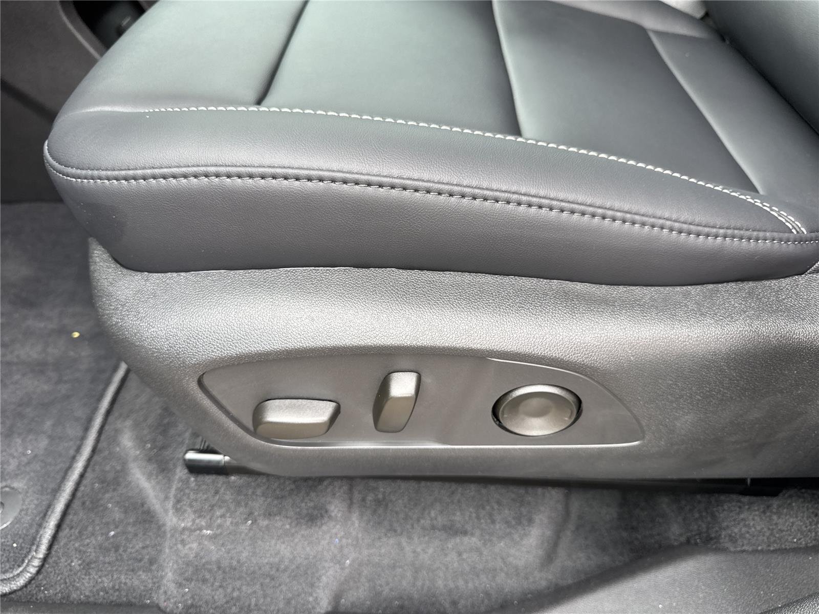 New 2026 Ebony Twilight Metallic GMC Elevation image 12