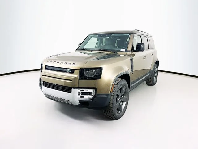 2025 Land Rover Defender 110 S P300's photo