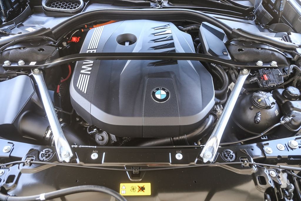 Used 2026 Black Sapphire Metallic BMW 750e xDrive image 23