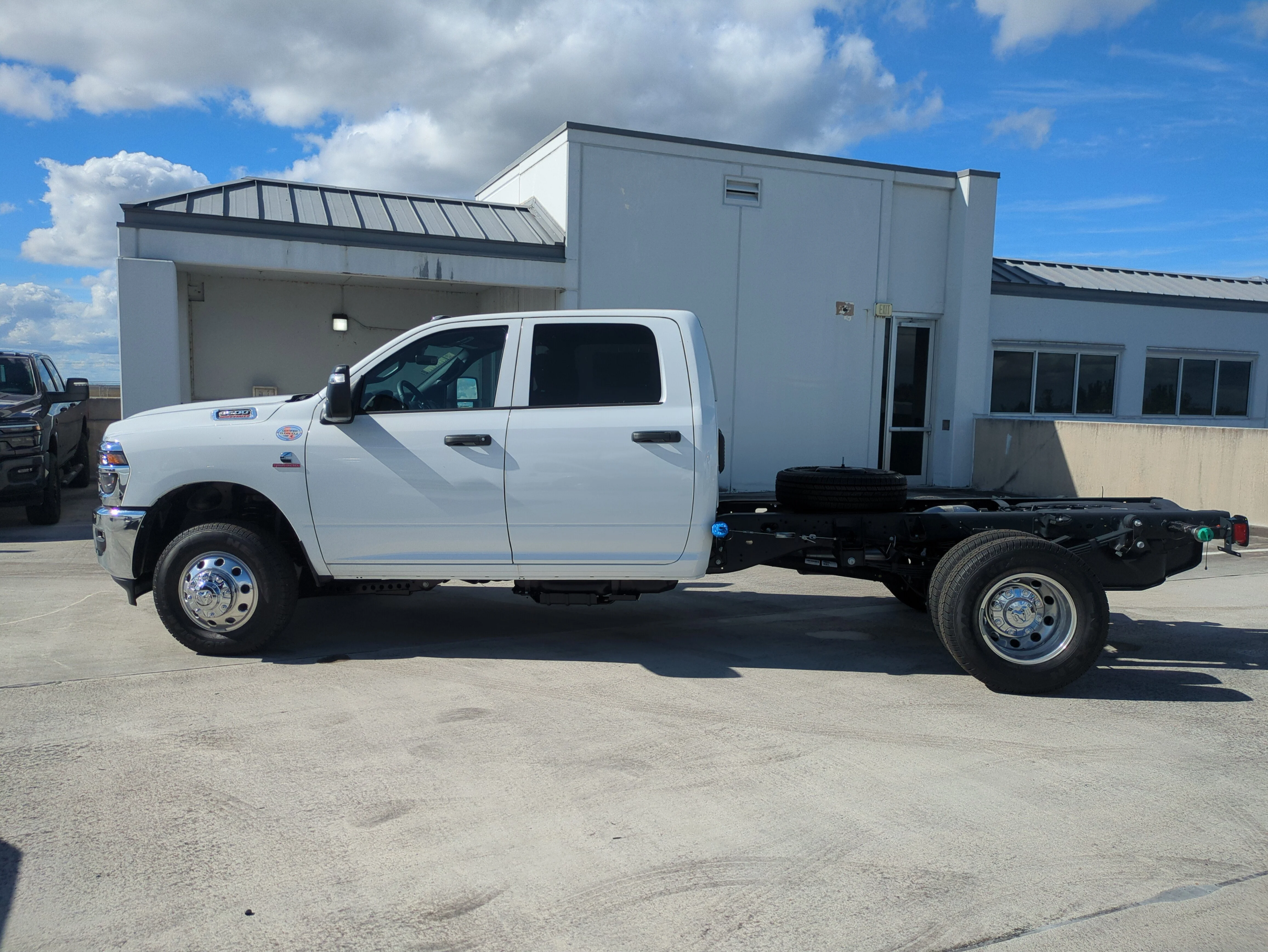 2026 RAM 3500 Chassis Tradesman - Photo 7