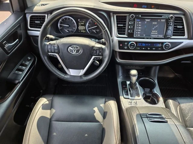 Used 2019 Blue Toyota XLE image 14