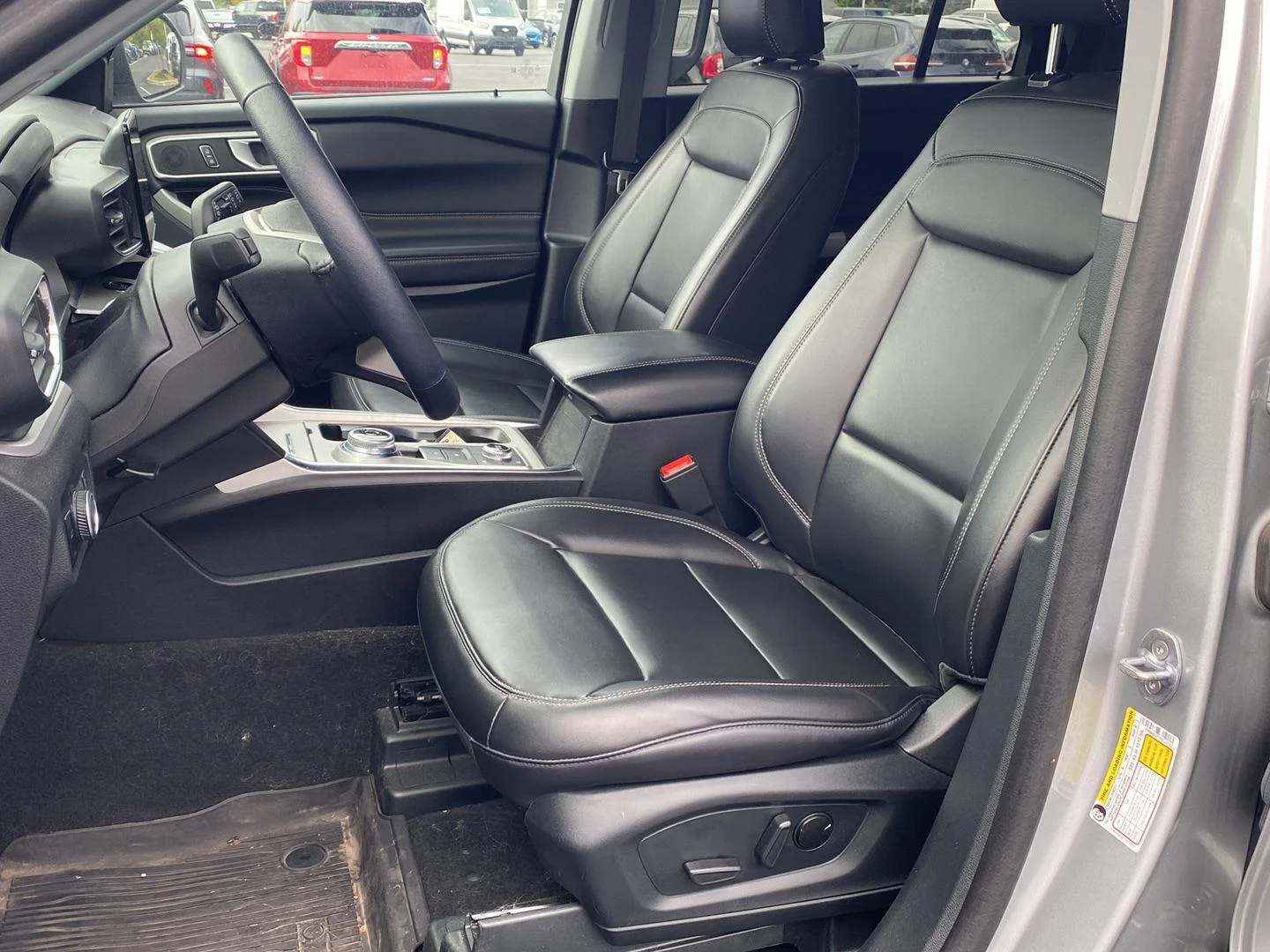 Used 2023 Iconic Silver Ford XLT image 2