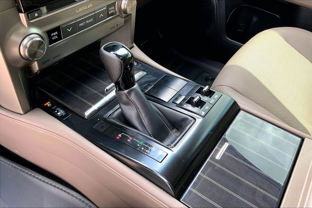 Used 2020 Red Lexus 460 image 17