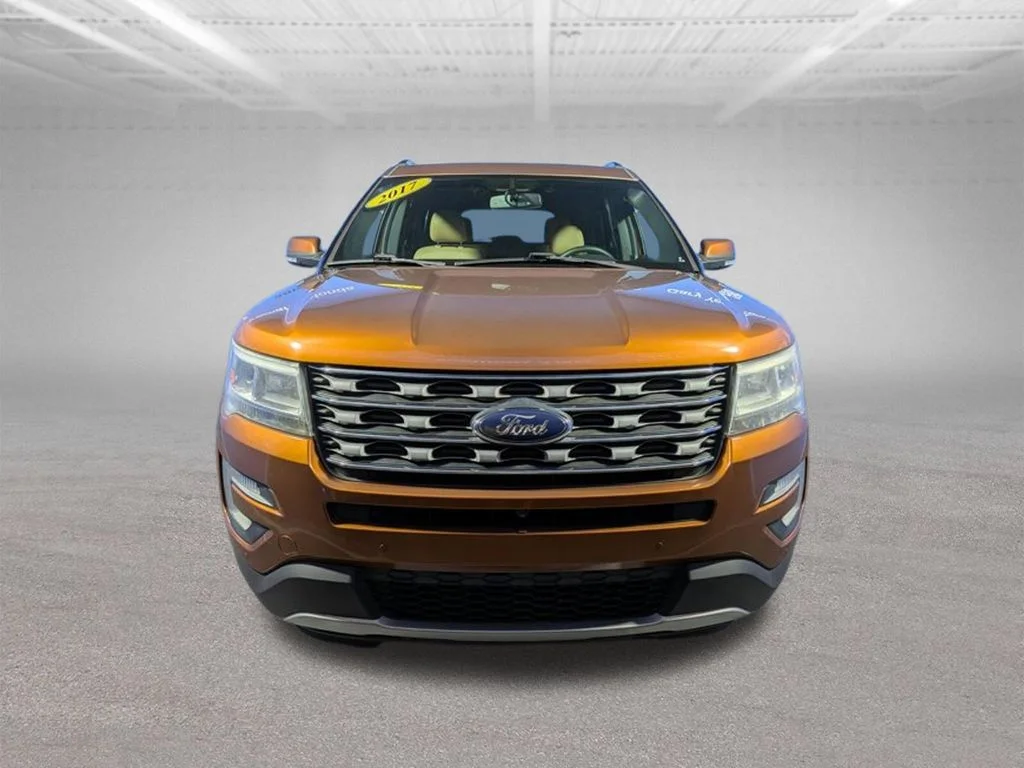 Used 2017  Ford Limited image 10