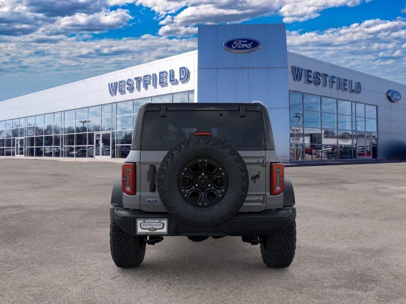 New 2025 Carbonized Gray Metallic Ford Badlands® image 5