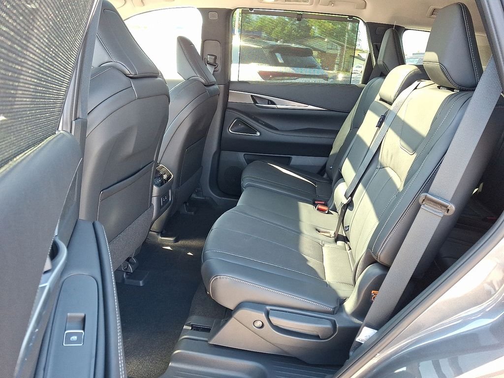New 2026 GRAPHITE SHADOW INFINITI Luxe AWD image 6
