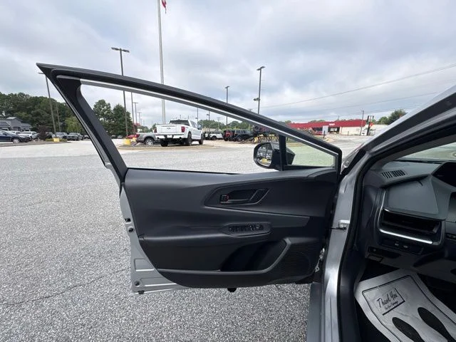 Used 2025  Toyota LE image 10