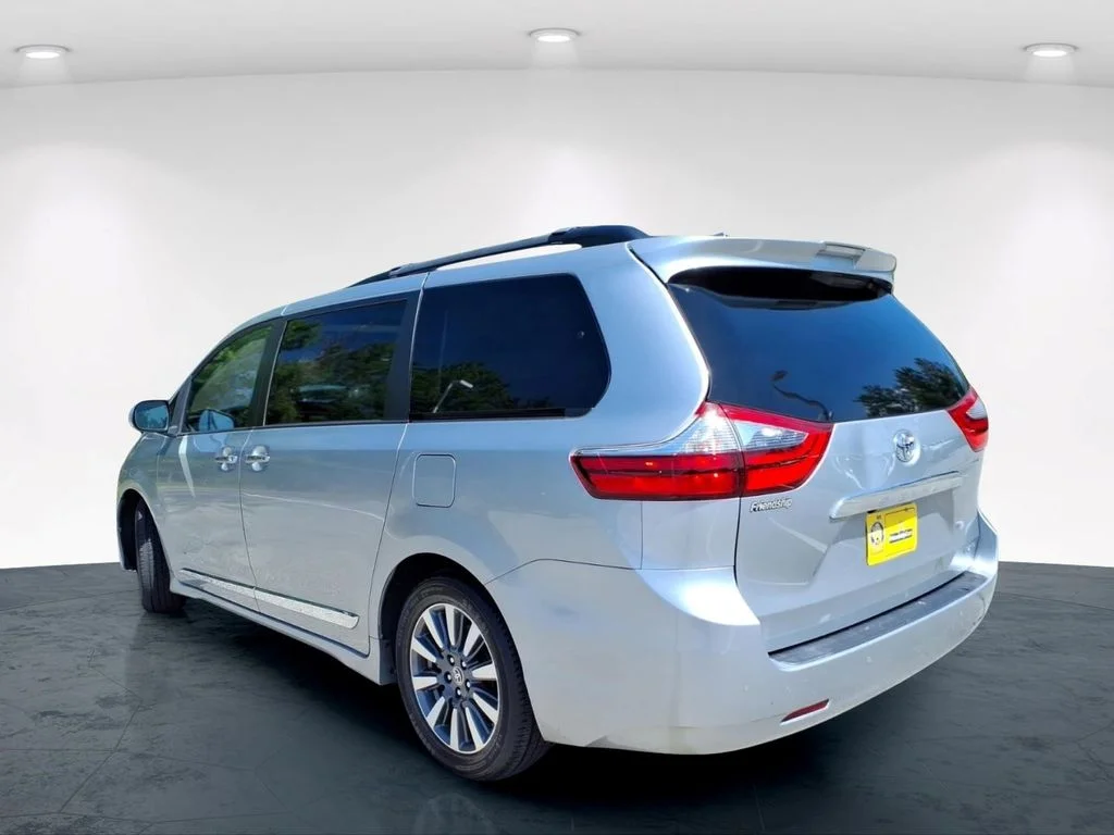 Used 2020 Silver Toyota Limited Premium image 9