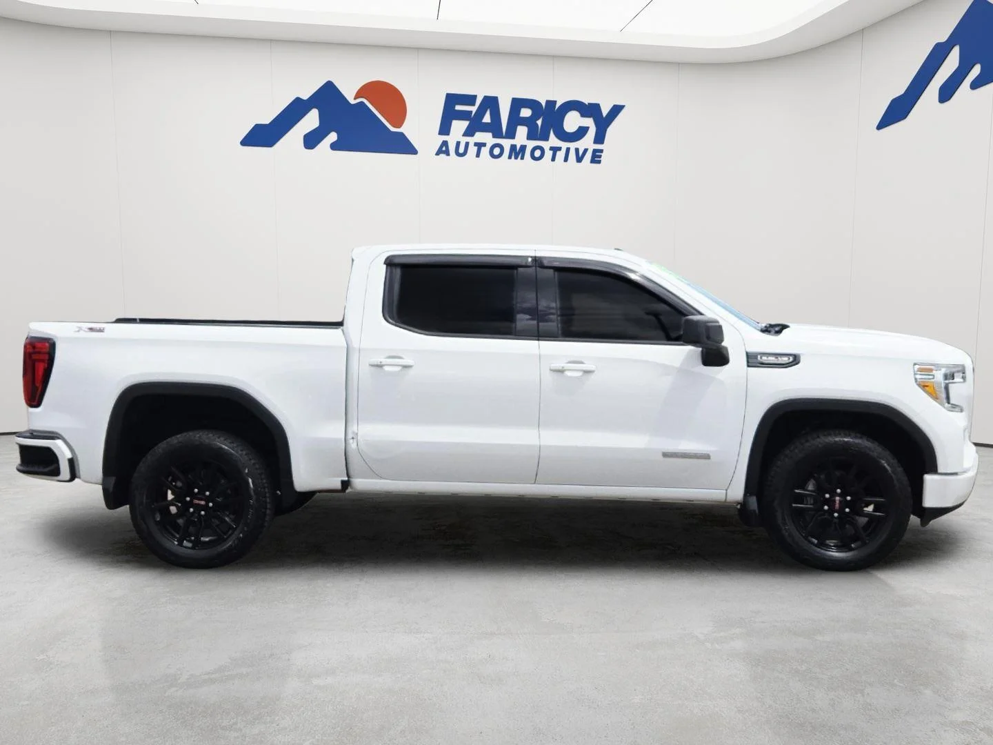 Used 2021 Summit White GMC Elevation image 4
