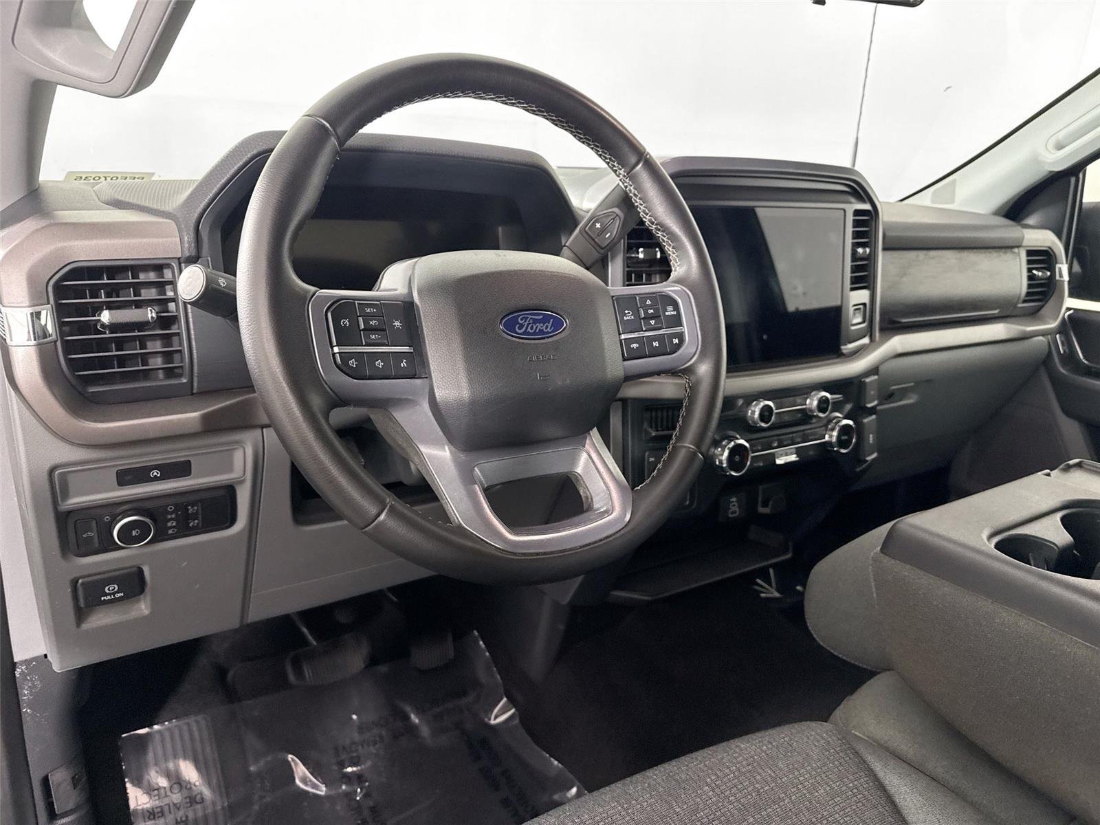 Used 2025 Agate Black Ford XLT image 4