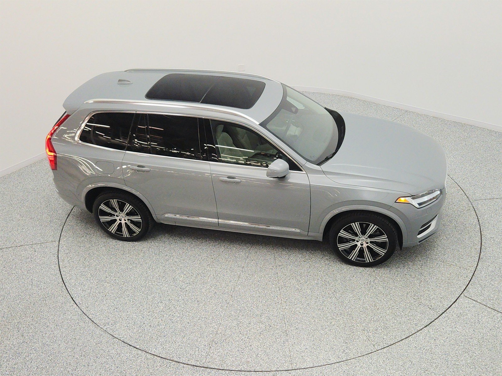 Used 2024 Vapour Grey Metallic Volvo T8 eAWD PHEV Plus 6P image 25