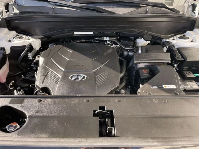 Used 2025 White Hyundai SEL image 26