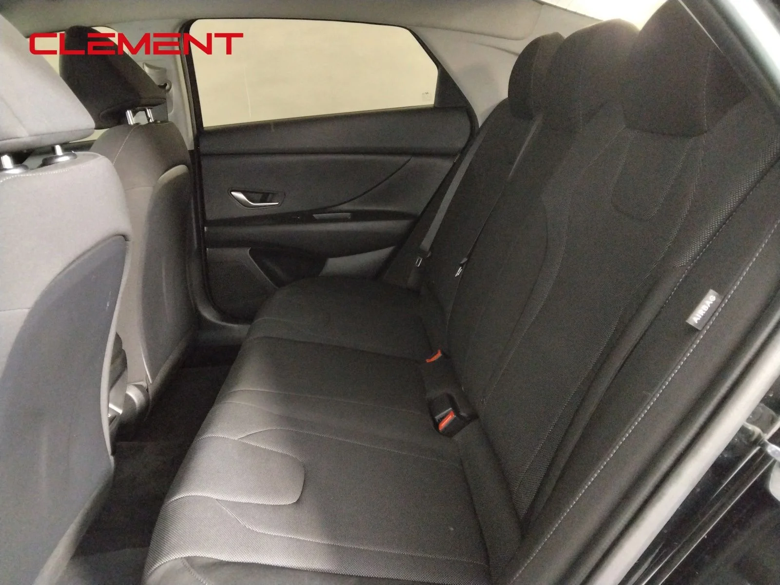 Used 2025 Black Hyundai SE image 22