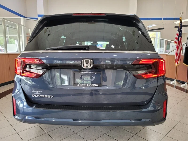 New 2026 Smoke Blue Pearl Honda EX-L AUTO image 5