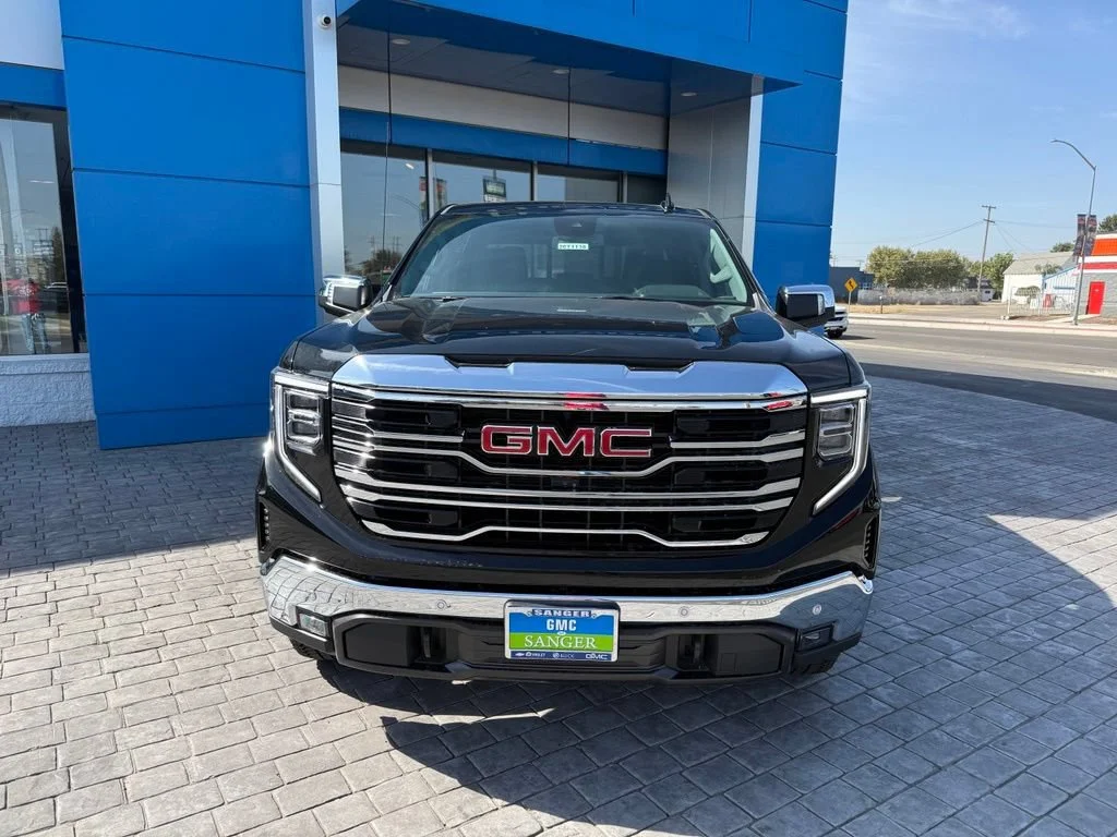 New 2026 Onyx Black GMC SLT image 4