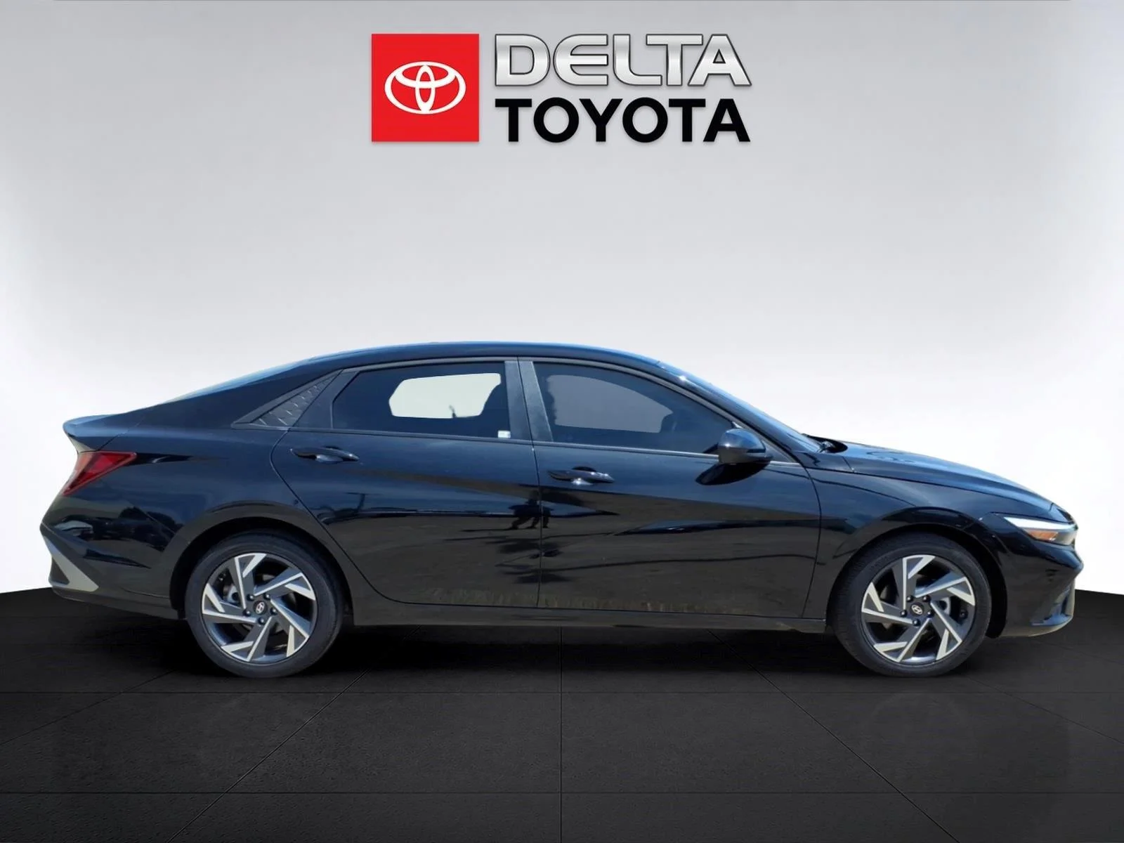 Used 2025 BLACK HYUNDAI SEL SPORT IVT image 6