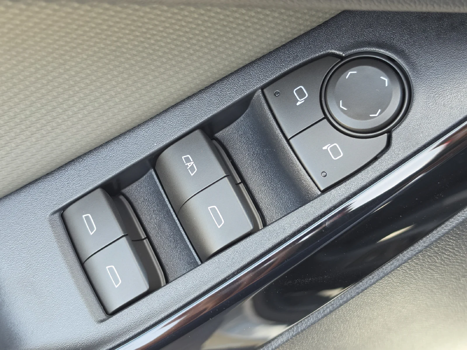 Used 2026 Gray Chevrolet LT image 23