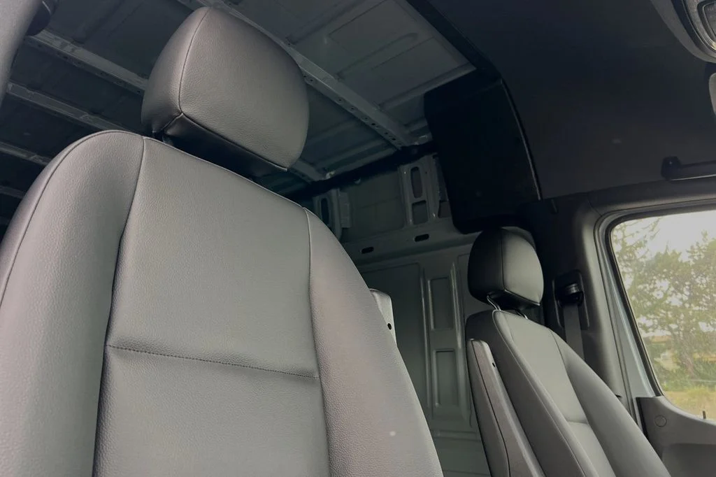 Used 2024  Mercedes-Benz Cargo 170 WB image 16