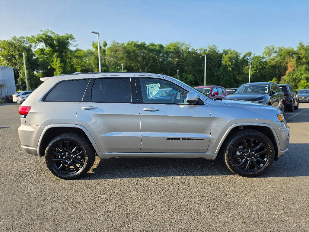 Used 2021 Billet Silver Metallic Clear Coat Jeep Laredo X image 22
