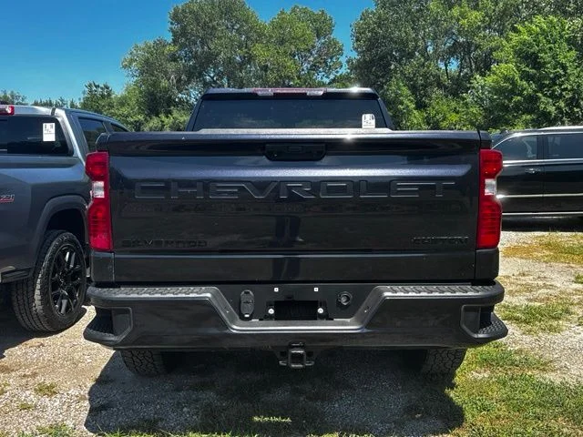 Used 2023 Gray Chevrolet Custom image 4