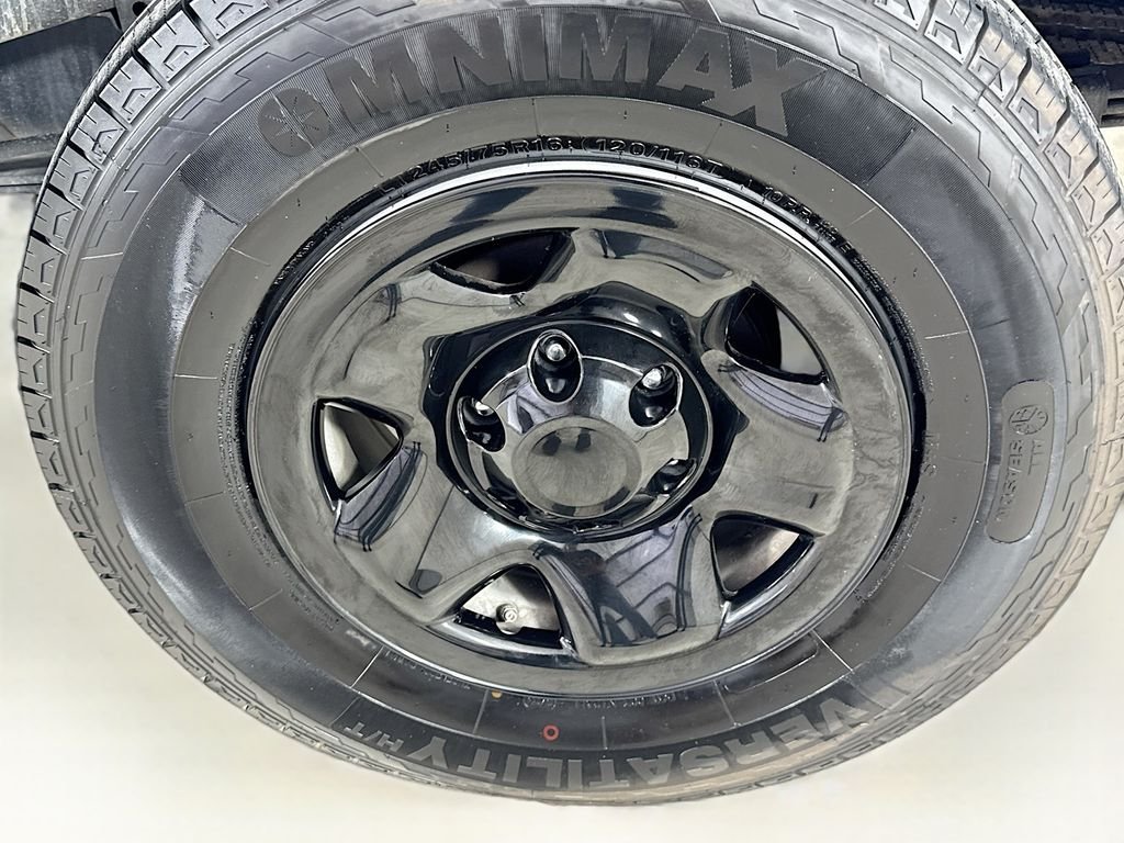 Used 2022 White Toyota SR5 image 36