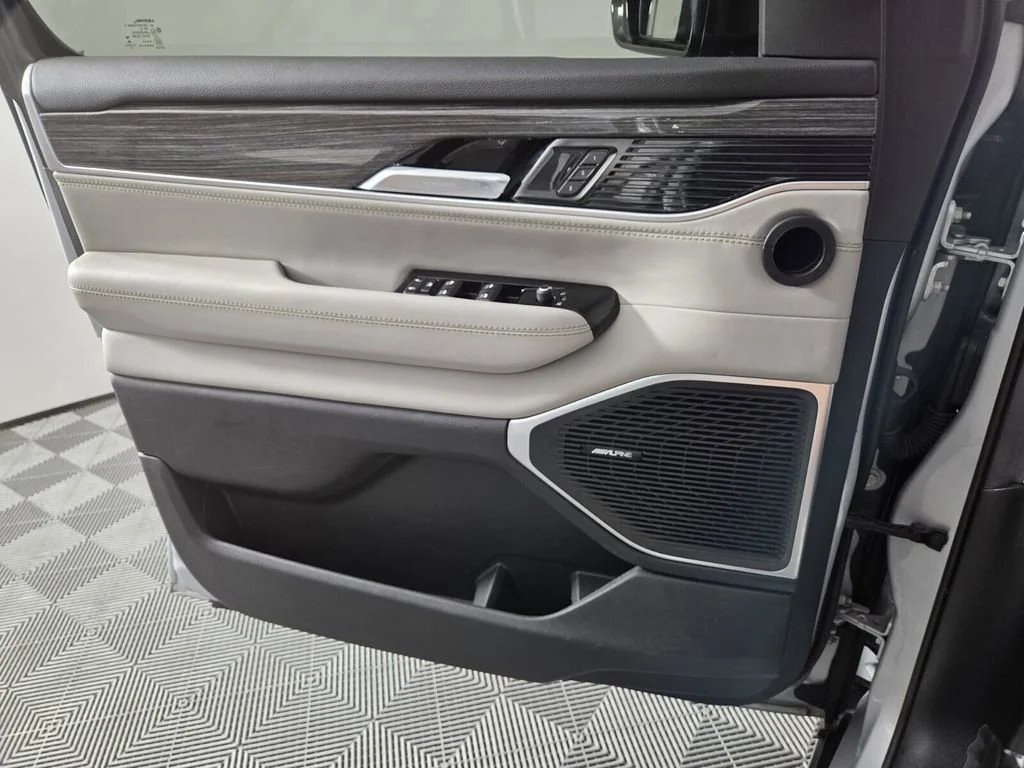 Used 2022 Silver Zynith Jeep Series II image 22