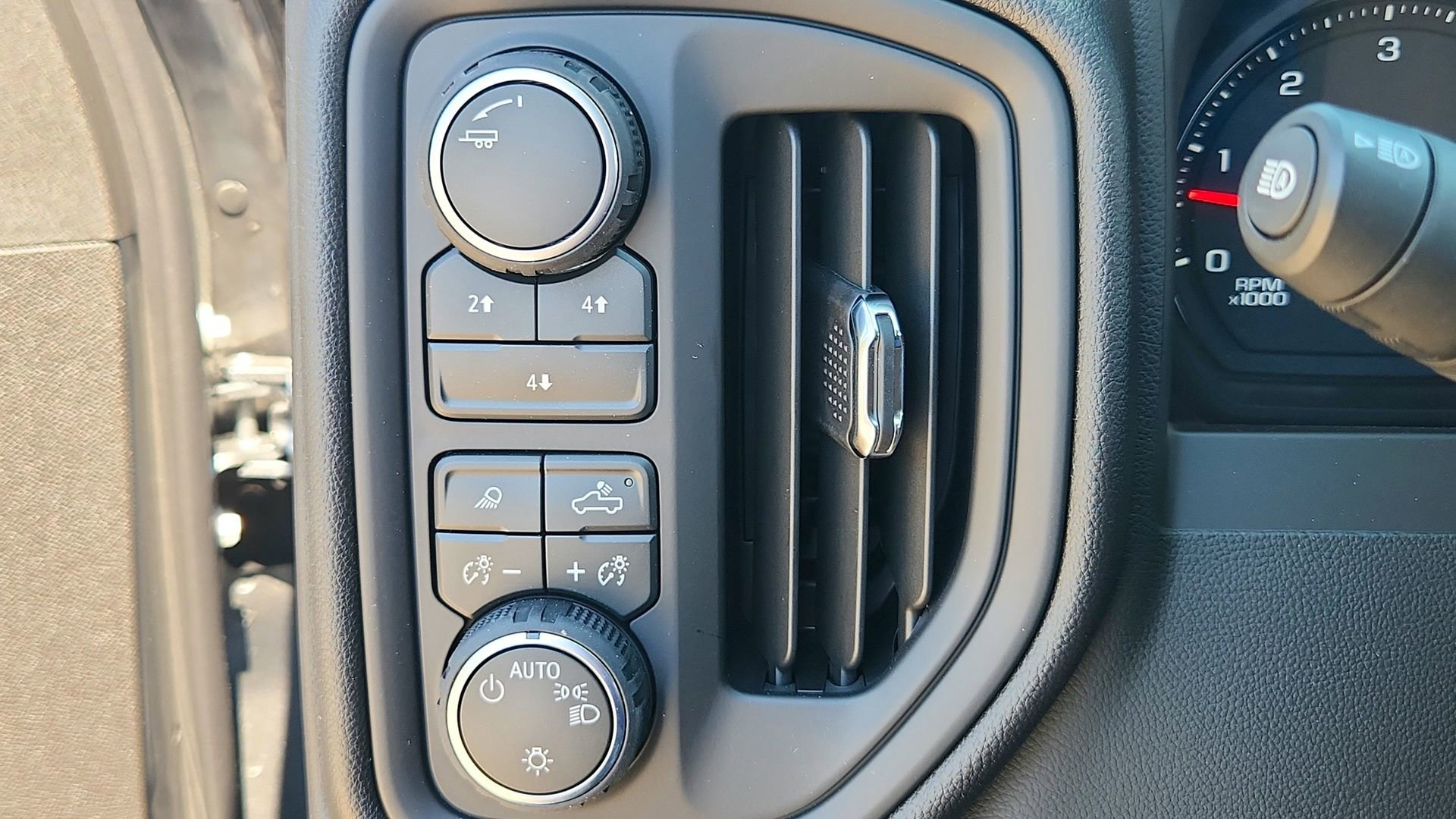 2026 Chevrolet Silverado 2500 HD Custom - Photo 24