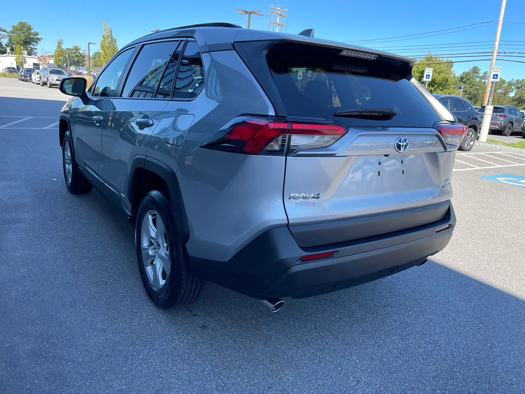 Used 2021 Silver Toyota LE image 7