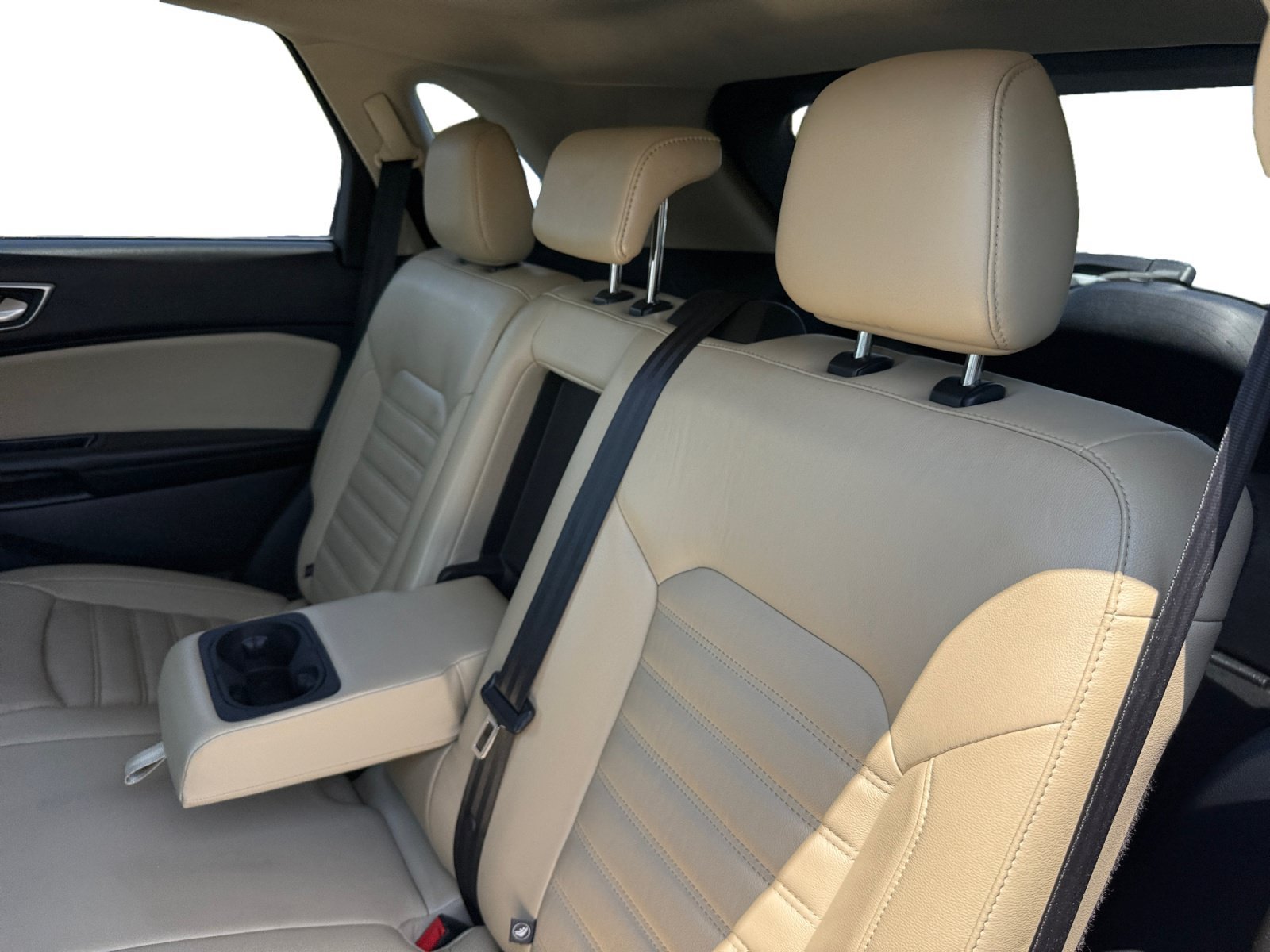 Used 2015 Oxford White Ford SEL image 16