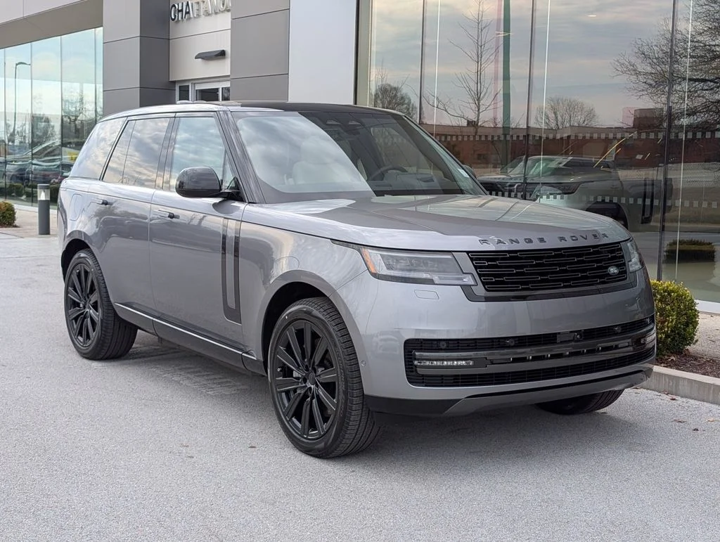 New 2026 Eiger Grey Land Rover SE image 7