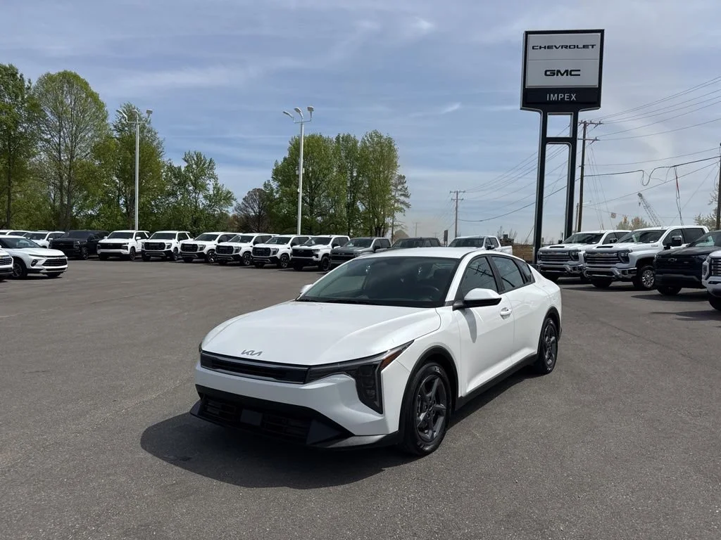 White 2025 Kia K4 LXS FWD Sedan Front-Wheel Drive