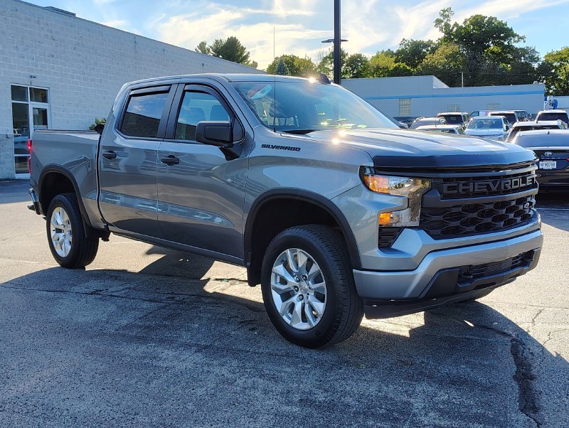Used 2023 Gray Chevrolet Custom image 4