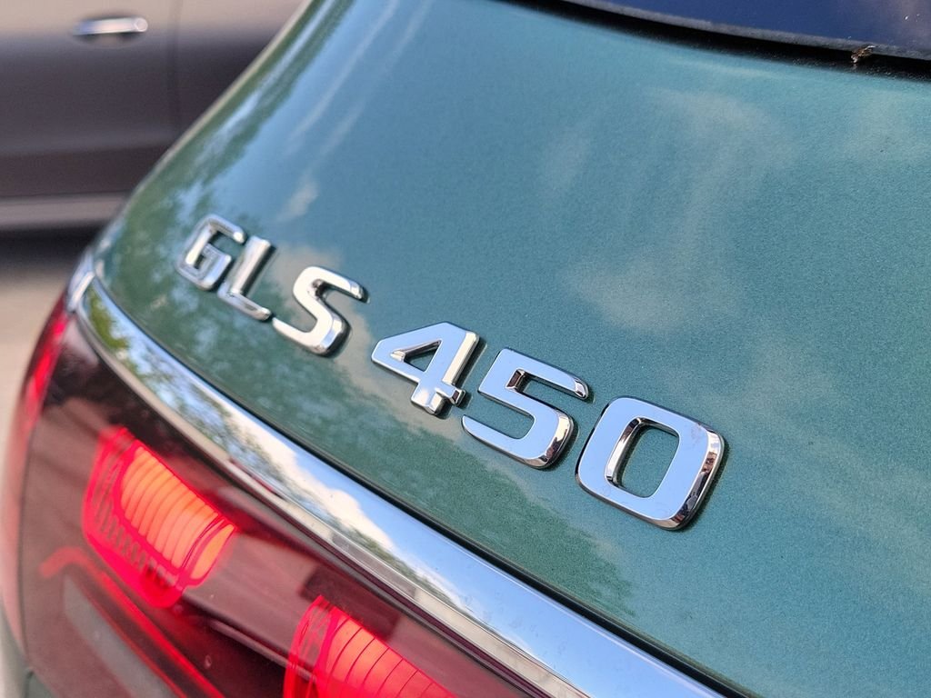 New 2026 MANUFAKTUR Ireland Mid Green Metallic Mercedes-Benz GLS 450 image 8