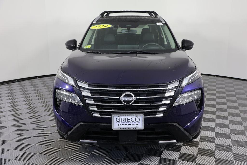 Used 2024 Deep Ocean Blue Nissan Platinum image 3