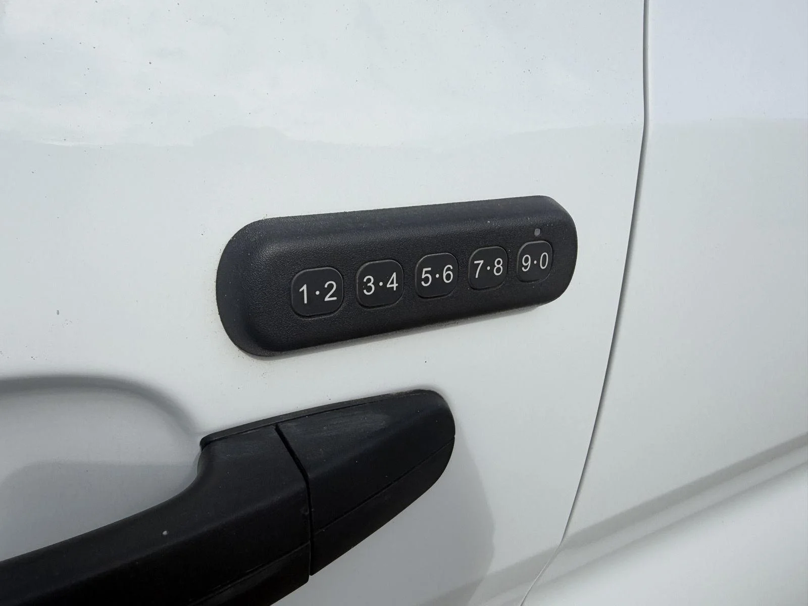 Used 2023 Oxford White Ford 350 XLT image 15