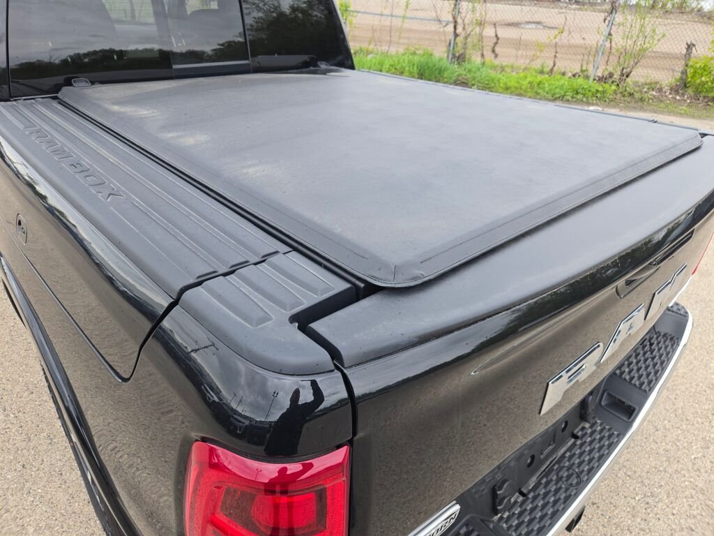 New 2026 Diamond Black Crystal Pearl-Coat Exterior Paint RAM Limited image 18