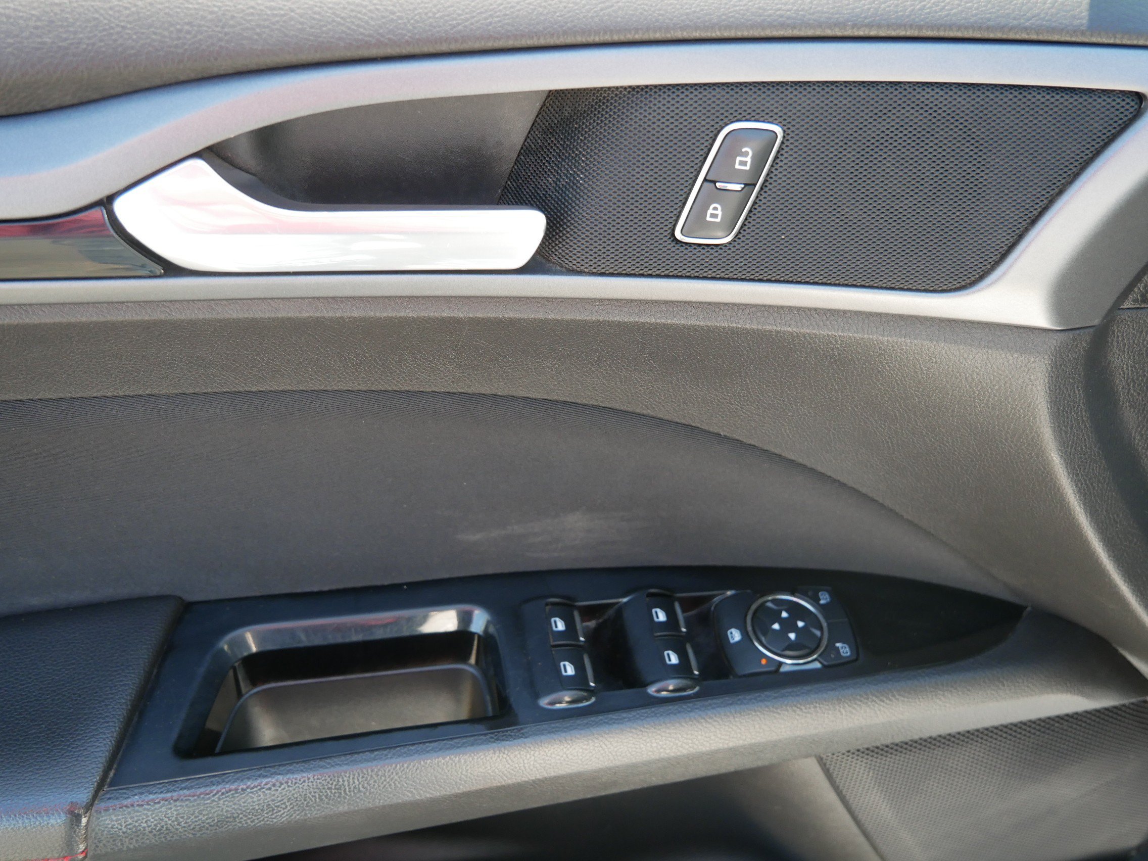 Used 2014 White Ford SE image 18