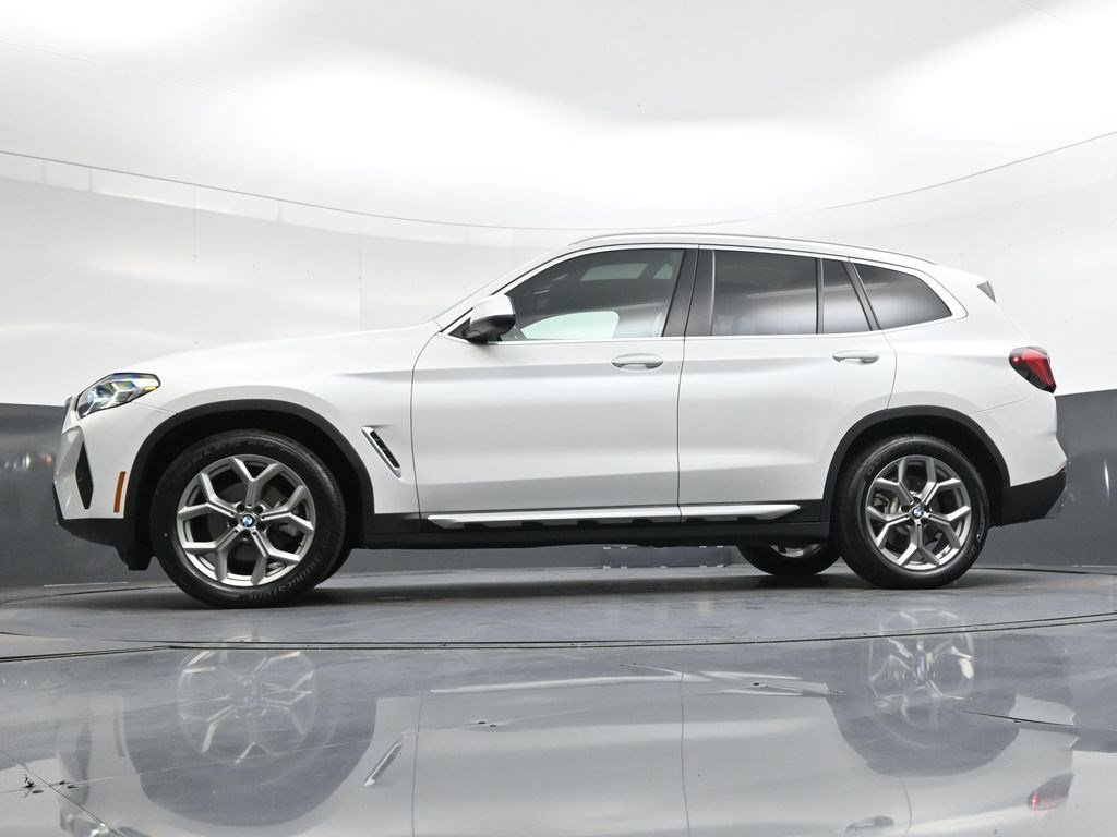Used 2024 White Metallic BMW xDrive30i image 32