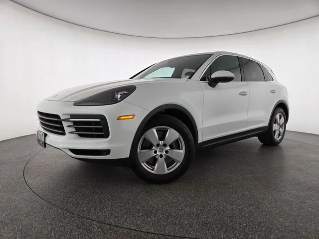 2023 Porsche Cayenne Platinum Edition's photo