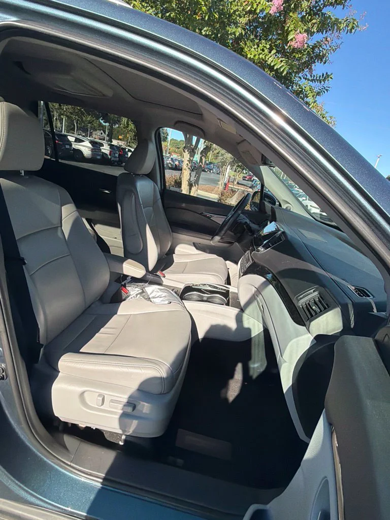 Used 2022  Honda Touring image 5