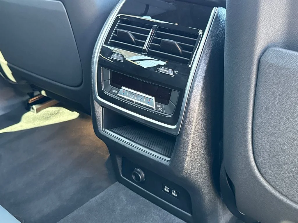 New 2027 White BMW xDrive40i image 19