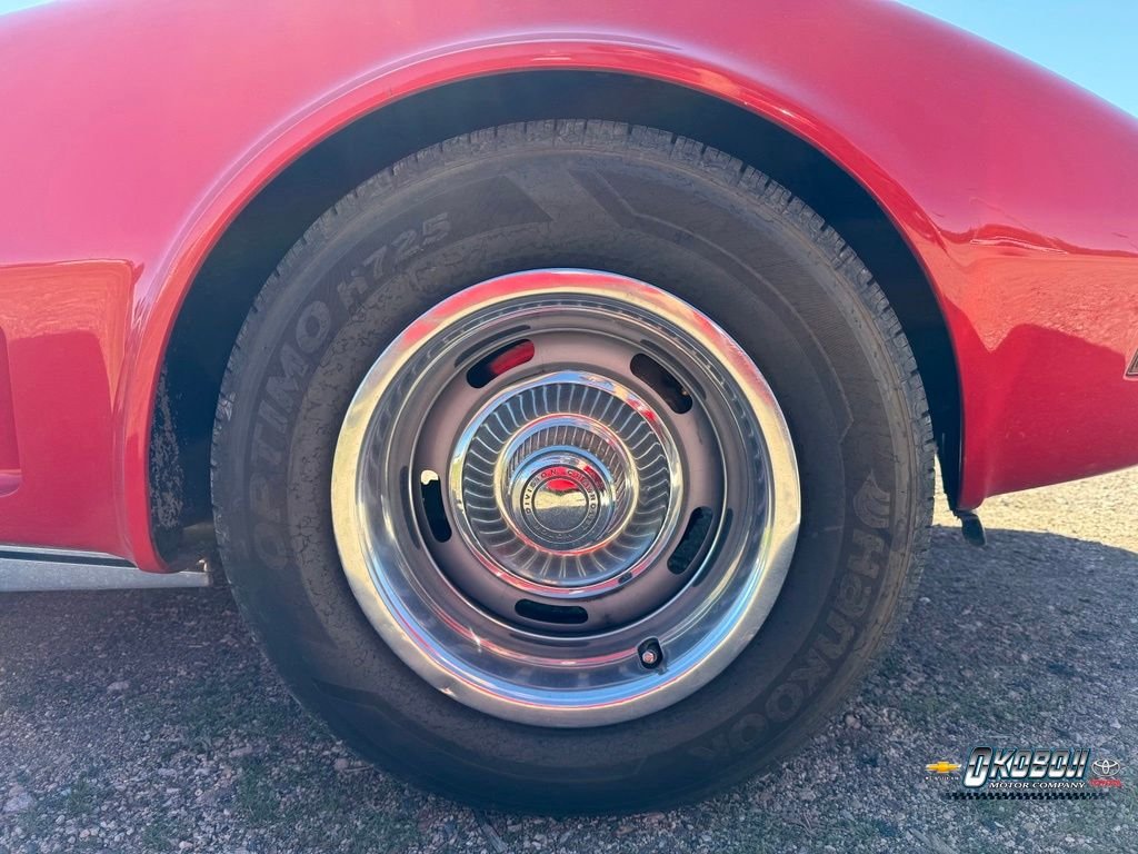 Used 1976 Red Chevrolet L48 image 21
