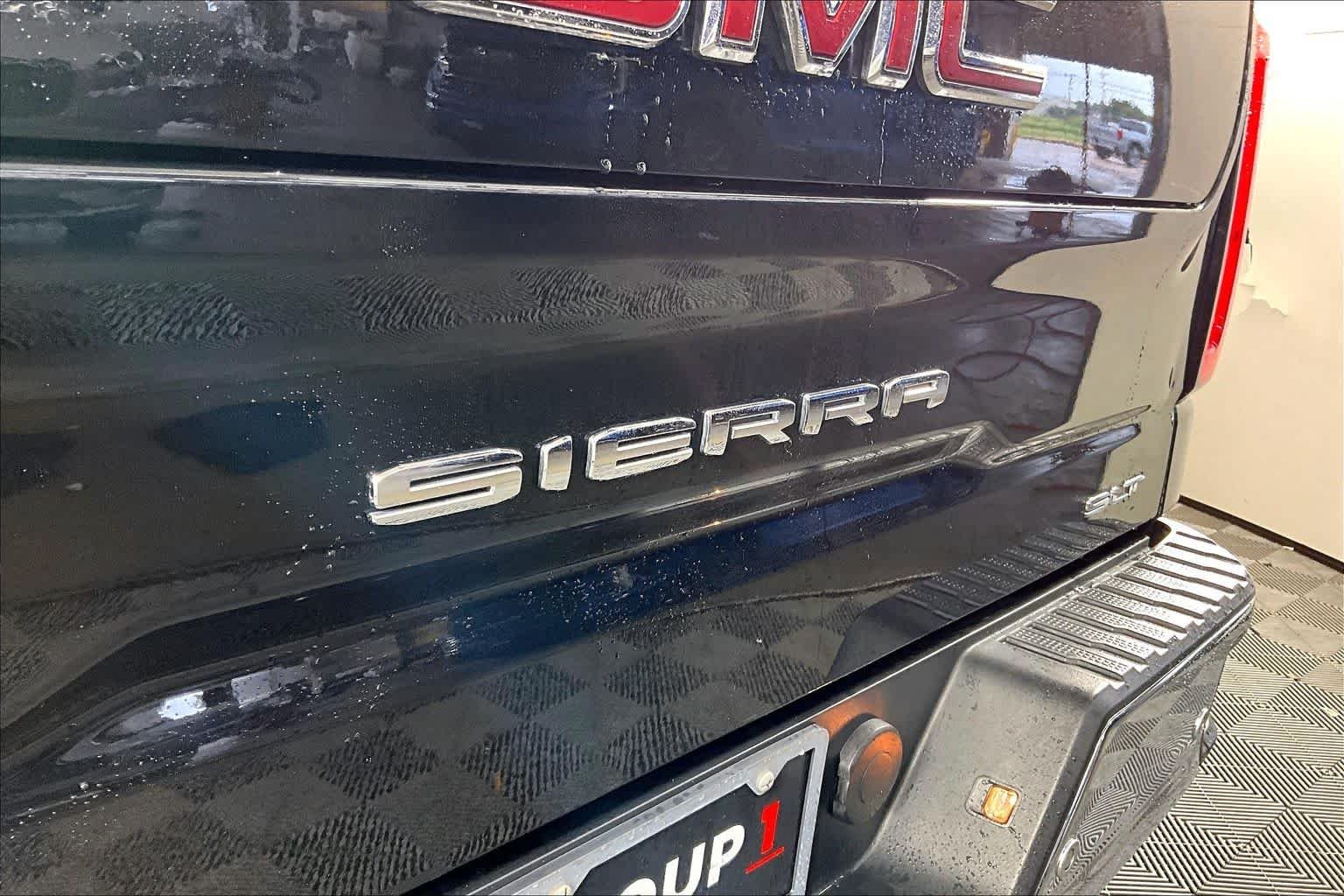 Used 2020 Onyx Black GMC SLT image 29