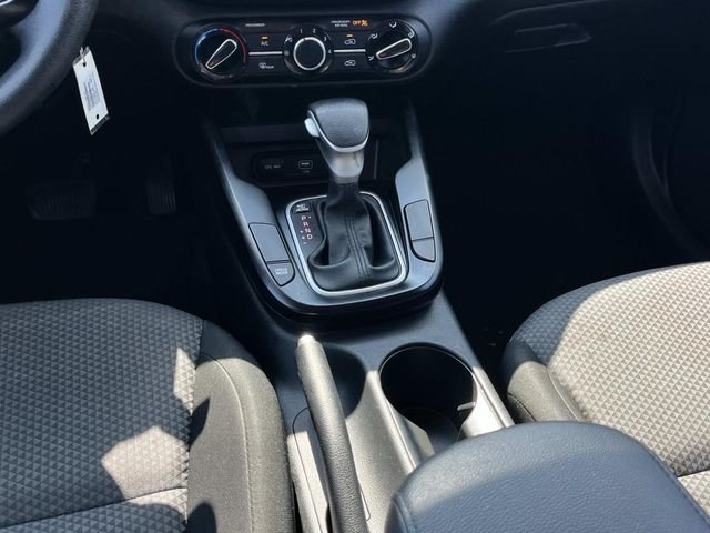 Used 2022 Red Kia LX image 16