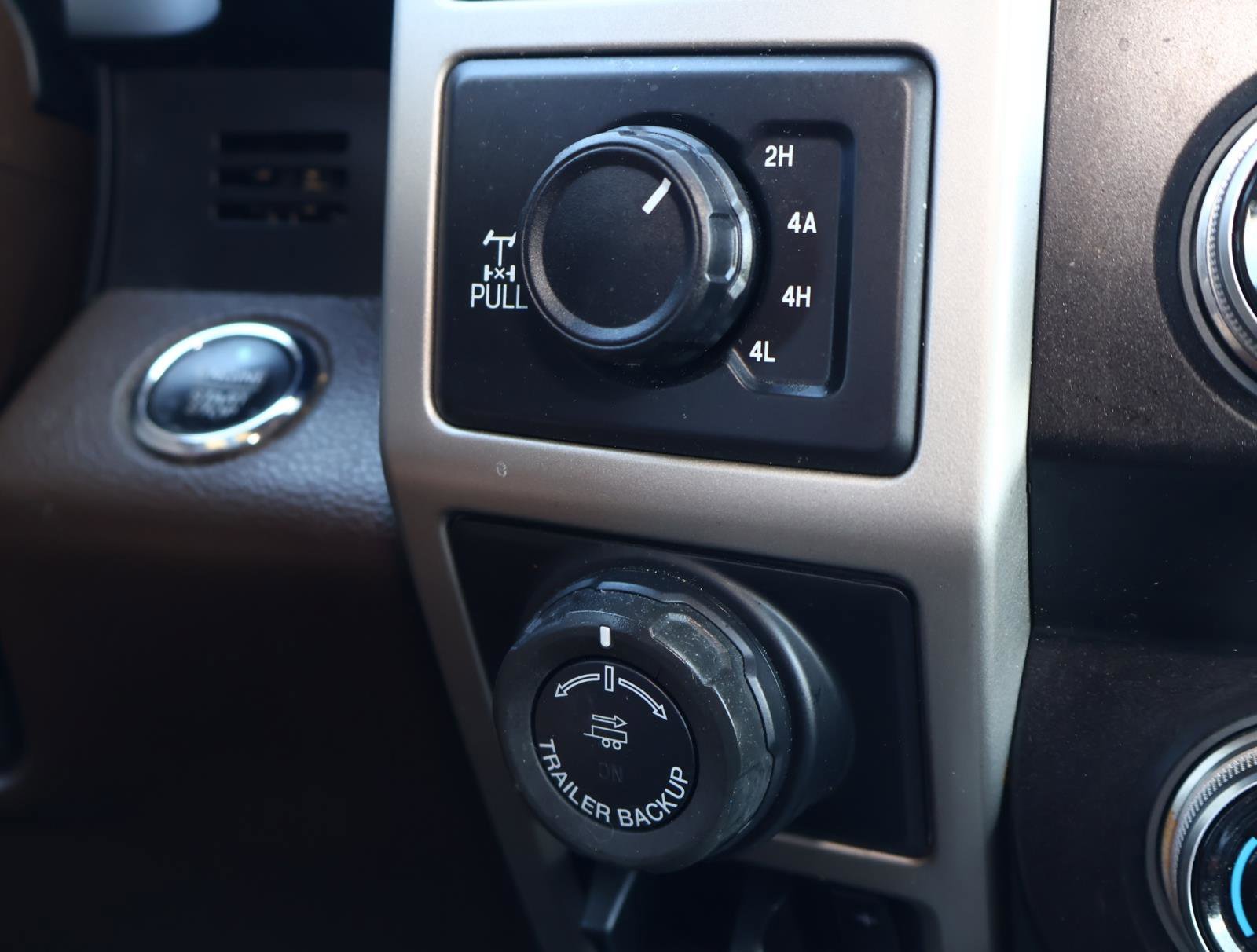 Used 2020 Blue Jeans Metallic Ford King Ranch image 28