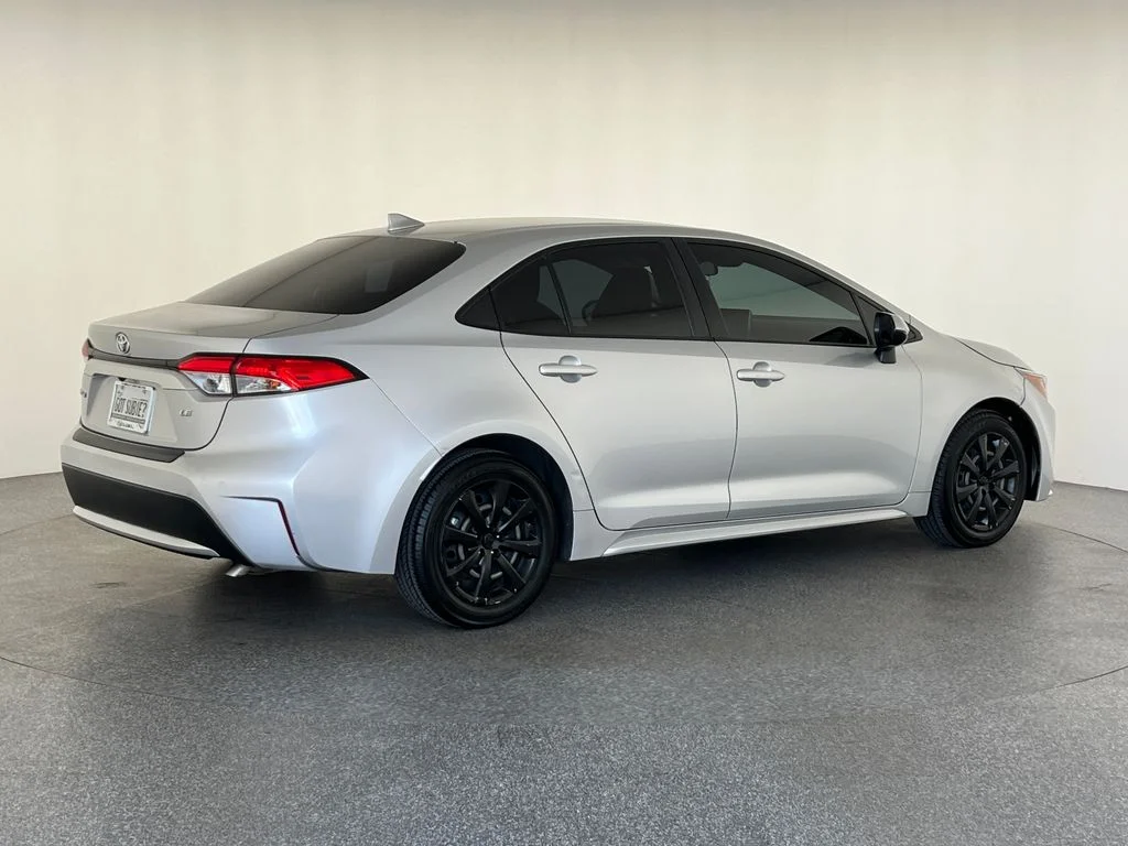 Used 2021 Silver Toyota LE image 3