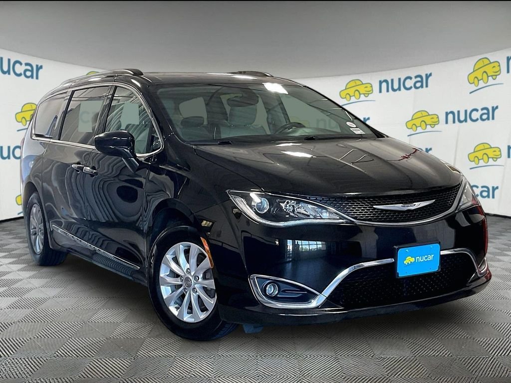 Used 2017 Black Chrysler Touring L image 1