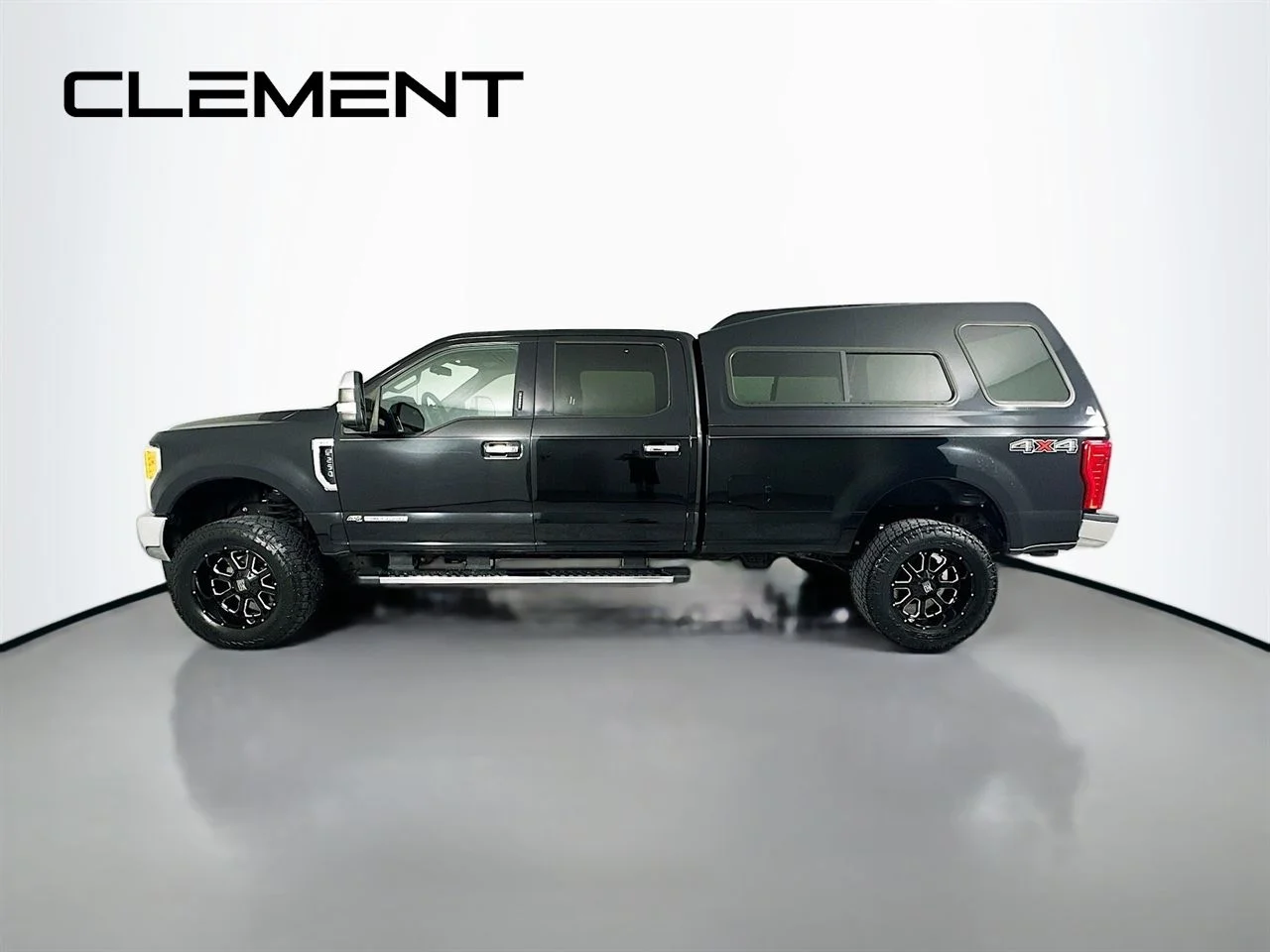 Used 2017 Shadow Black Ford XLT image 6