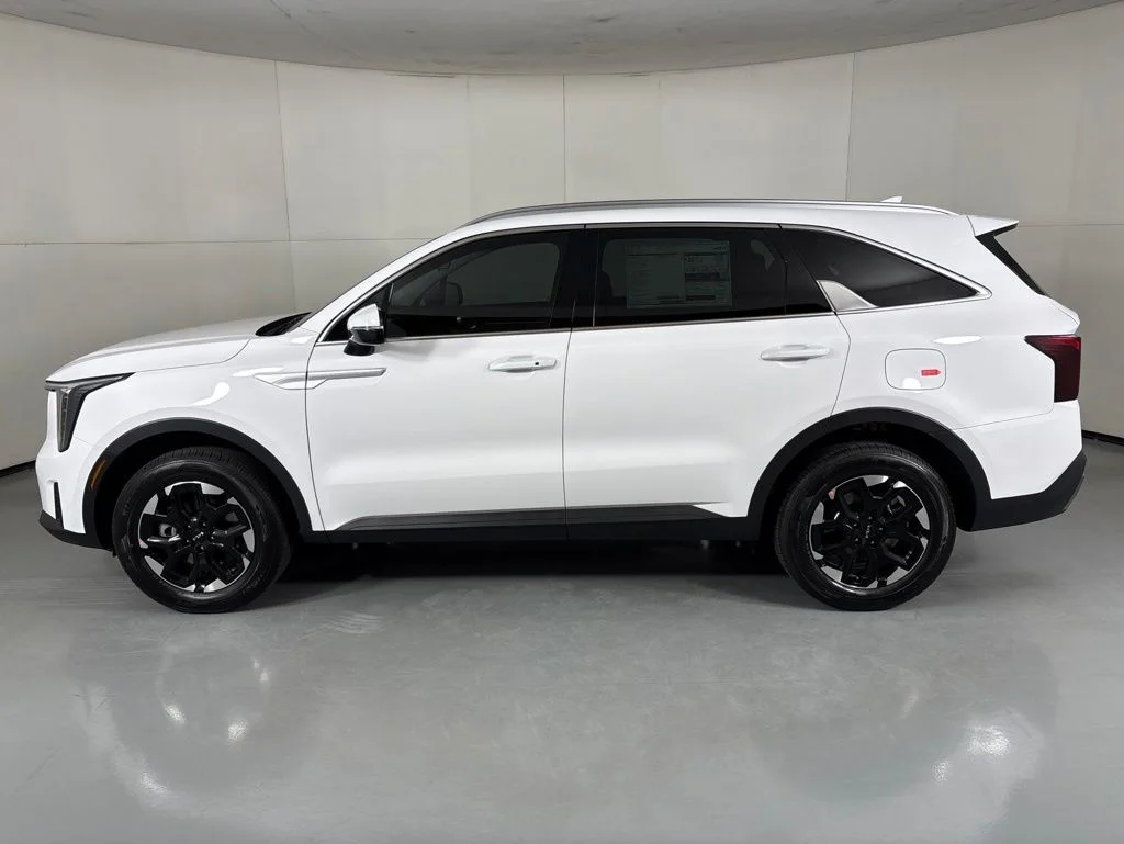 New 2026 White Kia S image 5