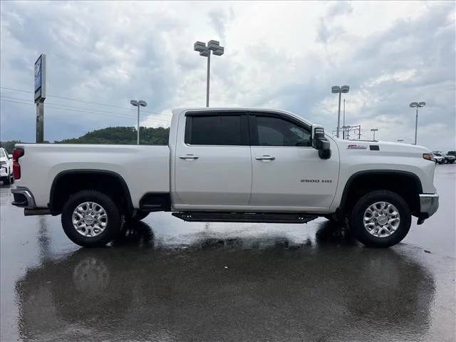 Used 2024 Iridescent Pearl Tricoat Chevrolet LTZ image 7